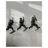 3 Soldiers w/Moveable Arms Britain England