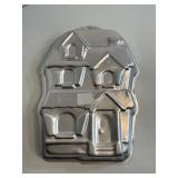 Wilton Haunted House Cake Pan *Metal