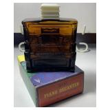 AVON PIANO DECANTER TRIBUTE AFTERSHAVE 4 FL OZ