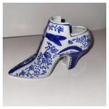 VINTAGE BLUE PORCELAIN SHOE VASE