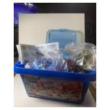 BEST-LOCK CONSTRUCTION TOYS IN PLASTIC TUB