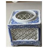 VINTAGE JAPANESE PORCELAIN BLUE/WHITE INCENSE