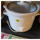 White Electric Crock-Pot with Lid