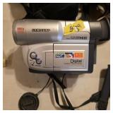 Samsung SCL906 Hi-8 camcorder with battery