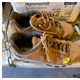Menï¿½s K-Swiss Low-Top Shoes, Size 8.5 USA
