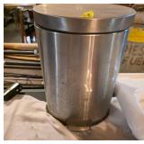 Stainless Steel Trash Bin with Pedal Lid 17 in