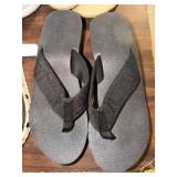 Oleyo Black Flip-Flops, Size 10