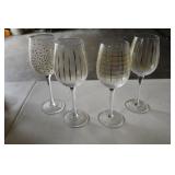 St of 4 Wine Glasses