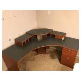 Corner Desk With Storage Features