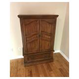 Pecan Wood Gentlemenï¿½s Chest