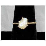 14K Gold Size 8 Mother of Pearl Ring