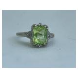 10K White Gold & Green Stone Ring Size 8