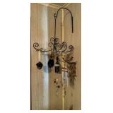 Black Metal Wall-Mounted Decorative Hanger