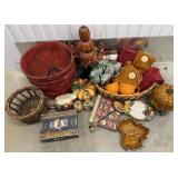 Vtg Fall-Themed Decor Collection