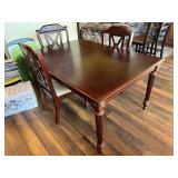 Vtg Wooden Dining Table w/Chairs