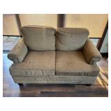 Bassett Loveseat 56ï¿½ï¿½x41ï¿½ï¿½x39ï¿½ï¿½