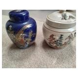 2 Small Urns