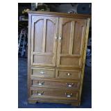Thomasville Solid Oak Armore/Wardrobe Thomasville Solid Oak Armore/Wardrobe