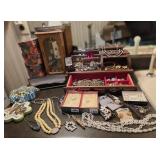 Vtg Jewelry Assortment With Boxes Vtg Jewelry Assortment With Boxes