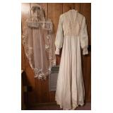 Vtg Ivory Wedding Dress and Veil Vtg Ivory Wedding Dress and Veil