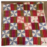 Vtg Machine Stitched Pinwheel Pattern Quilt Vtg Machine Stitched Pinwheel Pattern Quilt