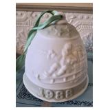 Vtg 1988 Lladro Porcelain Bell Ornament
