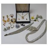 Small Group of Vtg Jewelry