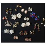 Misc Unique Vtg Clip On Earrings