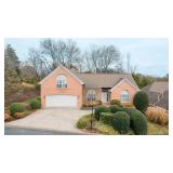 3 BR - 2 BA Condo in Knoxville, TN