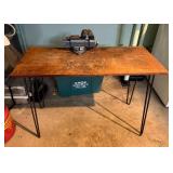 Wood Workbench with Vise