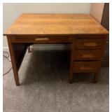 Vtg Wooden Desk w/Storage Drawers 41.5ï¿½ï¿½x31.5ï¿½ï¿½x28