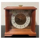 Vtg Wooden Mantel Clock w/Brass Details 5.5ï¿½ï¿½x3.5ï¿½