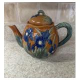 (K-Hutch)ï¿½Vtg. Orange Majolica Iris Teapotï¿½10ï¿½5.5ï¿½