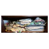 (DR)ï¿½Vtg Textiles and Linens