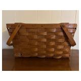 (DR)ï¿½Vtg Picnic Basketï¿½21x11x10