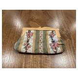 (LR)ï¿½Vtg Tapestry Clutchï¿½5.5ï¿½3.5