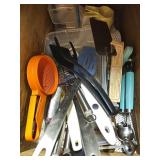(K-Island)ï¿½Kitchen Utensils.