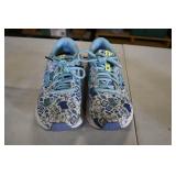 Brooks Nurse Pattern Tennis Shoes 7.5