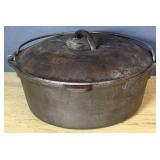 Vtg Cast Iron Dutch Oven with Lid