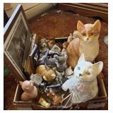 Vtg Ceramic Cat Figurines
