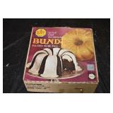 Vtg Avocado 12 Cup Cast Aluminum Bundt Pan