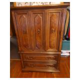 Armoire - Read Details