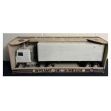 Nylint GMC 18-Wheeler in Box 22''x6''x8''