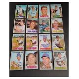 (16) 1967 Topps Baseball Cards