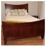 Wooden Queen Bed Frame With Mattress