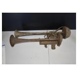 Vintage Dual Trumpet Air Horn