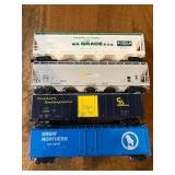 Vtg HO Scale Freight Cars Set 7''-7.5''
