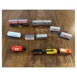Vtg HO Scale Train Freight Cars 2''-4''