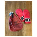 Vtg Everlast Speed Bag with Gloves