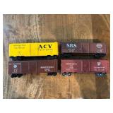 4 HO Scale Boxcars 6''